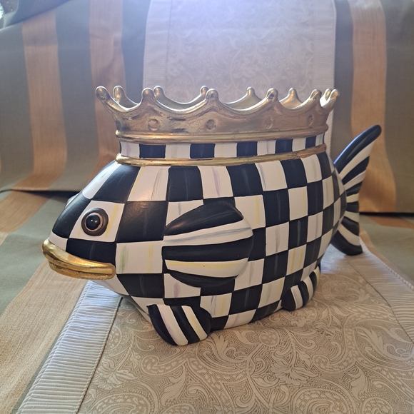 MacKenzie-Childs Black and White Checkered Crowned King Fish Planter - Picture 7 of 14